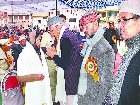 Dependents of freedom fighter honored